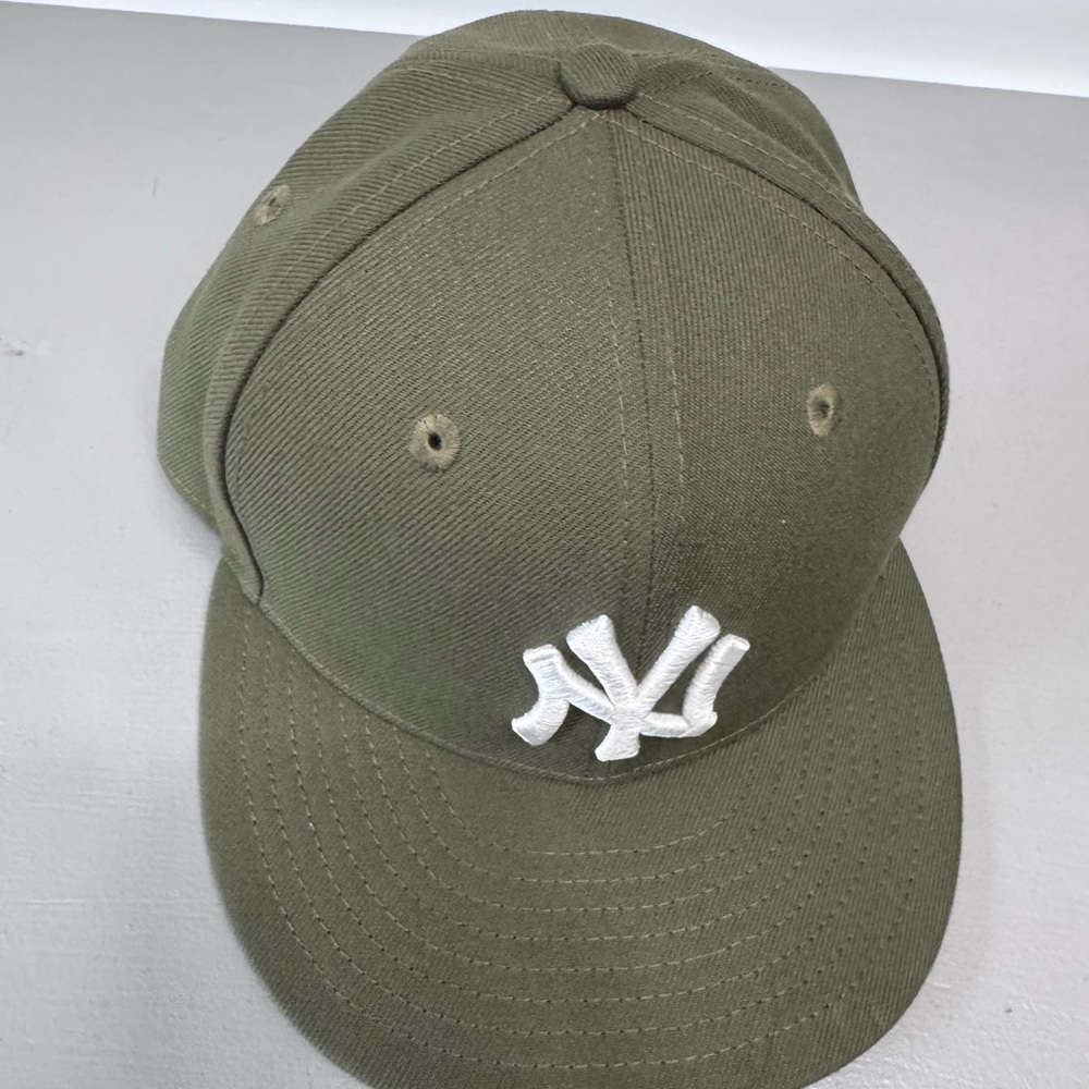NY YANKEES new era size 7 Green 59fifty Baseball Cap